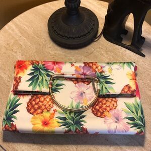 𝅺🌺host PICK🌺Floral/pineapple clutch/crossbody bag. NWOT